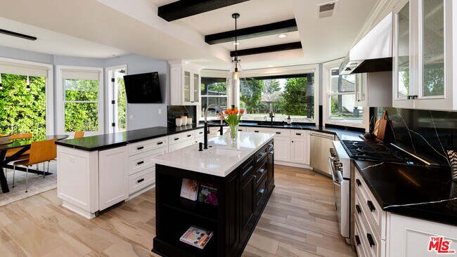 Building Photo - 29402 Deerview Ct