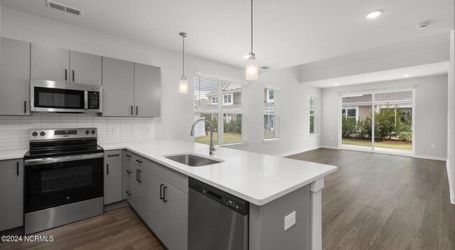 Building Photo - 8067 Purchase Ne Pl