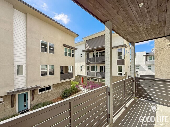 Building Photo - Stunning 2B/2BA Townhome in Mira Mesa for Rent!