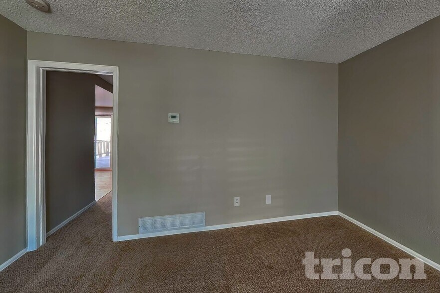 Building Photo - 8462 S Sunflower St