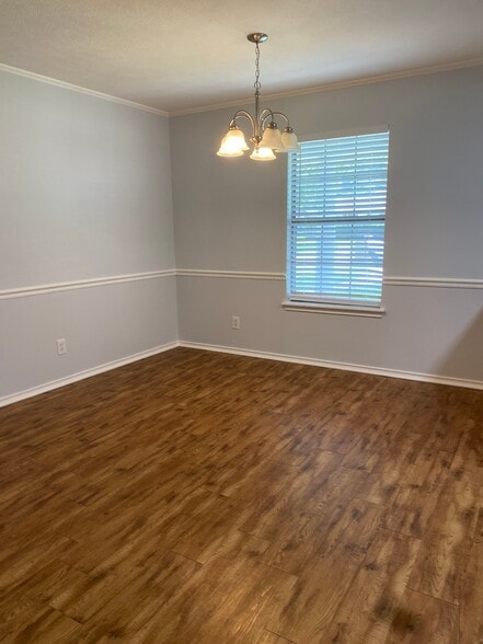 Building Photo - 5606 Cliffwood Dr