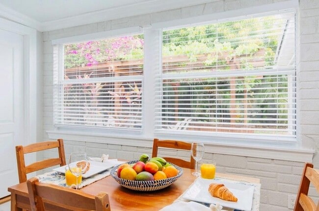 Building Photo - 279 Hach Ln