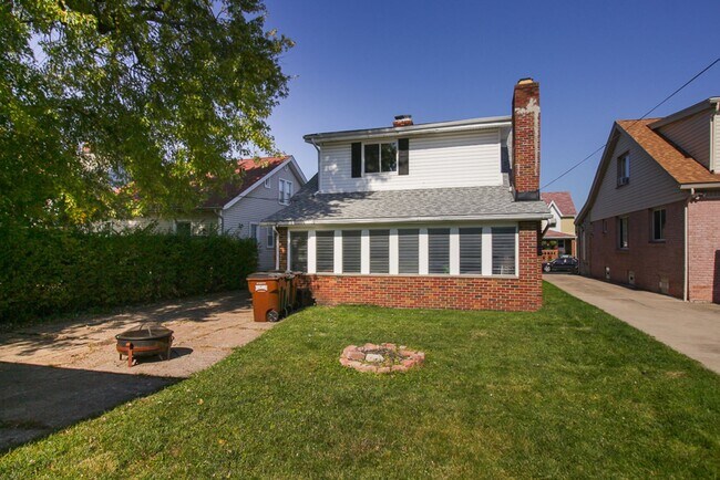 Building Photo - 7703 Essen Ave