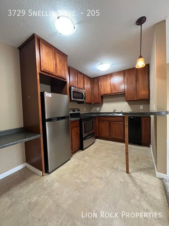 Primary Photo - 3729 Snelling Ave