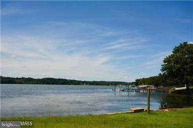 Building Photo - 20 Sandy Ln