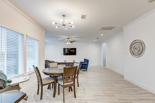 Building Photo - 14510 Sanour Dr