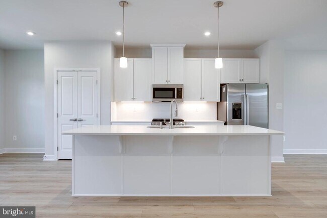 Building Photo - 4504 Dandelion Lp