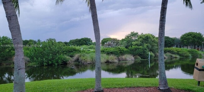 Building Photo - 2463 Centergate Dr