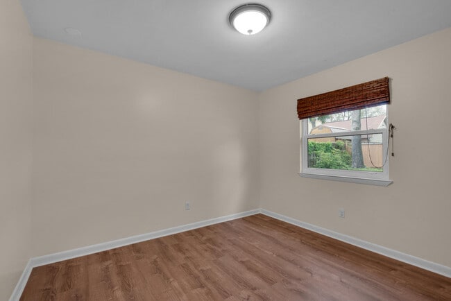 Building Photo - 707 Osage Dr