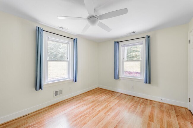 Building Photo - Beautiful One Level Home in Bon Air for rent!!