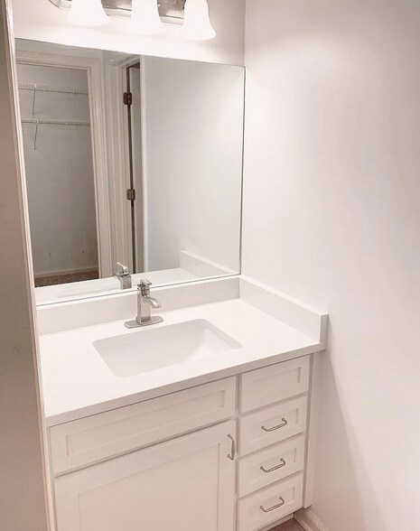 2nd bathroom - 648 Balfour Rd