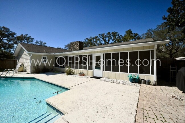 Building Photo - 78 Country Club Dr E