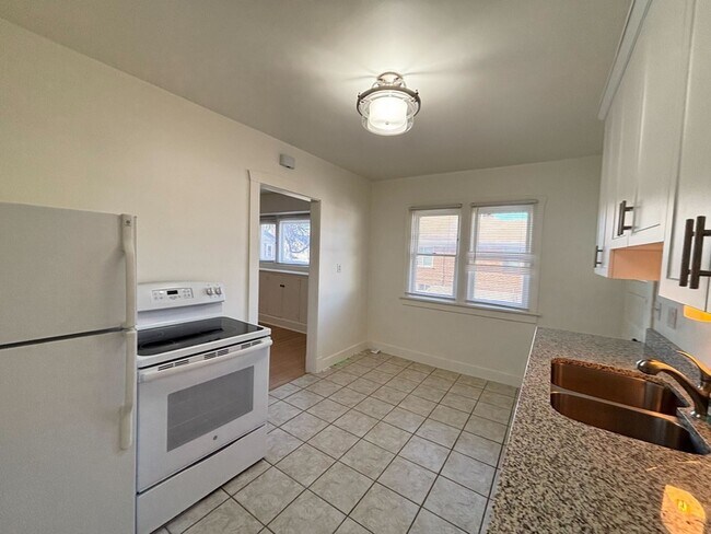 Building Photo - 361-361 Williams Ave S