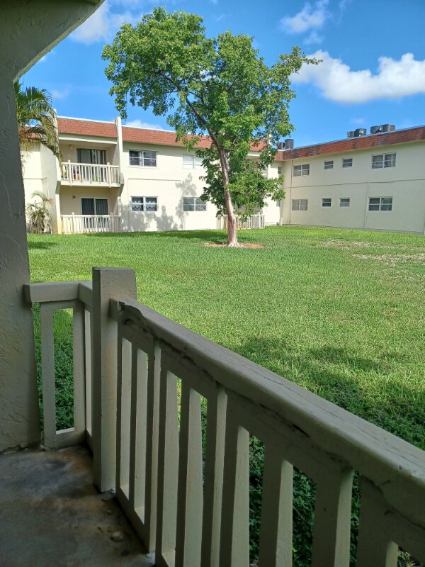 Building Photo - 4165 SW 67th Ave