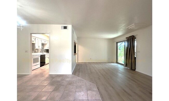 Building Photo - 5253 N Tigua Dr