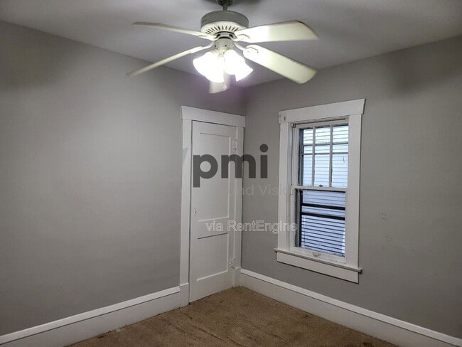 Building Photo - 750 W Cushing St