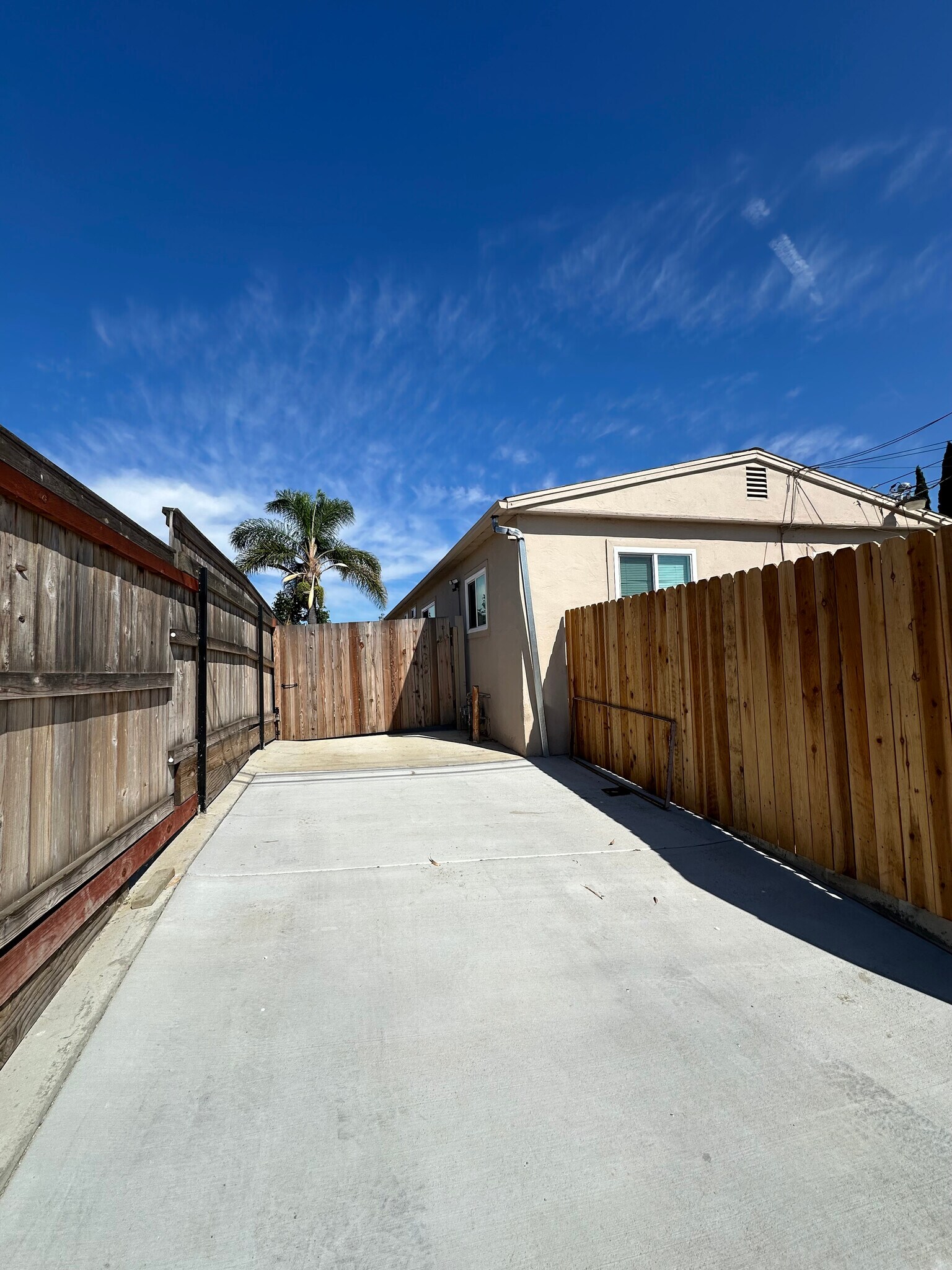 Building Photo - 2339 Van Ness Ave