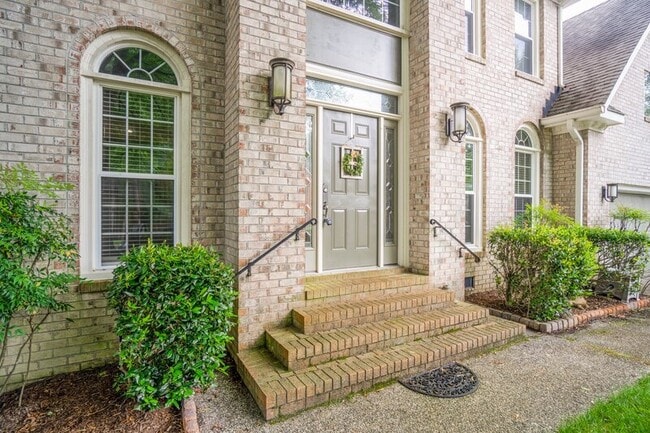 Building Photo - 821 Loch Island Dr