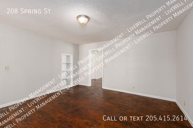 Building Photo - 208 Spring St