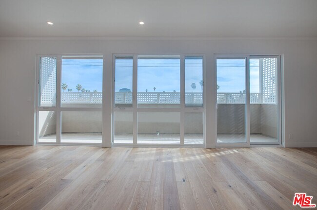 Building Photo - 12320 Montana Ave