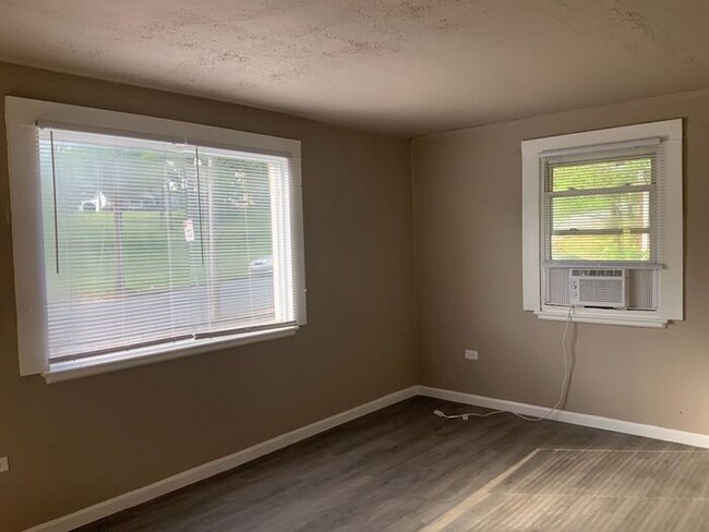 Building Photo - 129 Brumley Ave NE