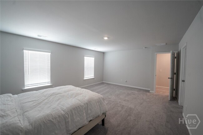 Building Photo - 109 Binscombe Ln