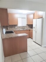 Building Photo - 6900 SW 39th St