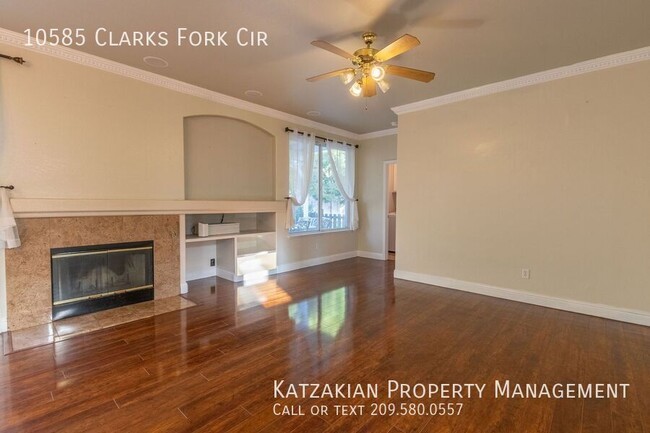 Building Photo - Charming 4-Bedroom Home in Spanos Park Wes...