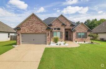 Building Photo - 233 Greenhill Dr