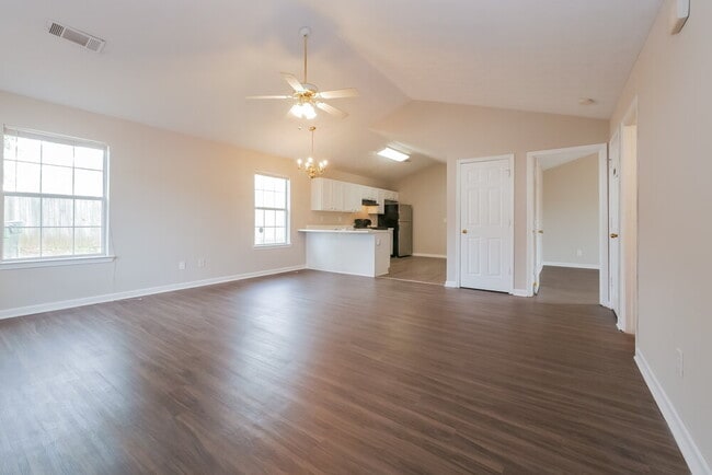 Building Photo - 521 Lakecourt Dr
