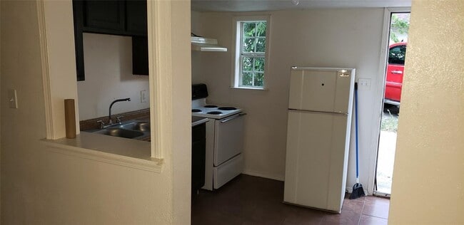 Building Photo - 302 71st St