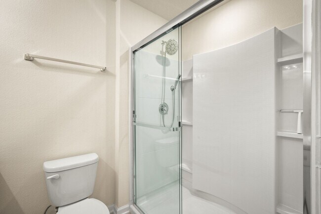 Building Photo - Charming 3-Bedroom Townhome for Rent in Wh...