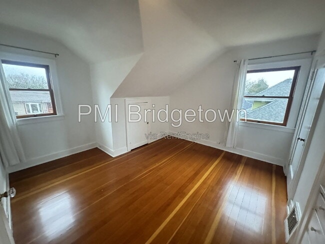 Building Photo - 4733 SE Yamhill St