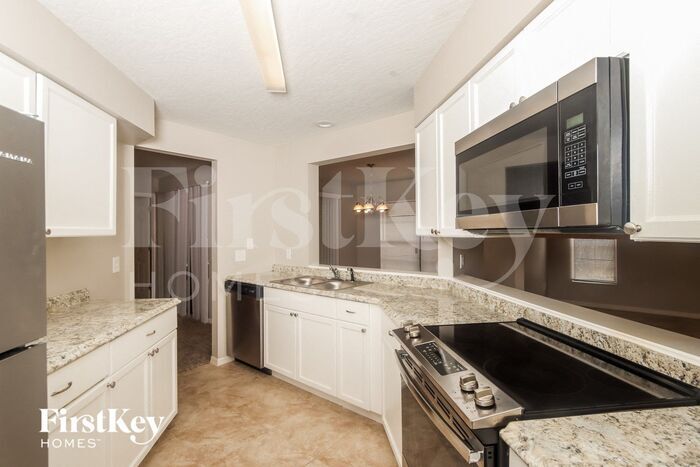Building Photo - 601 Londonderry Cir SE