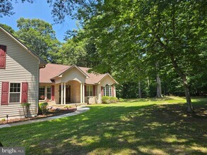 Building Photo - 15401 Jamies Way