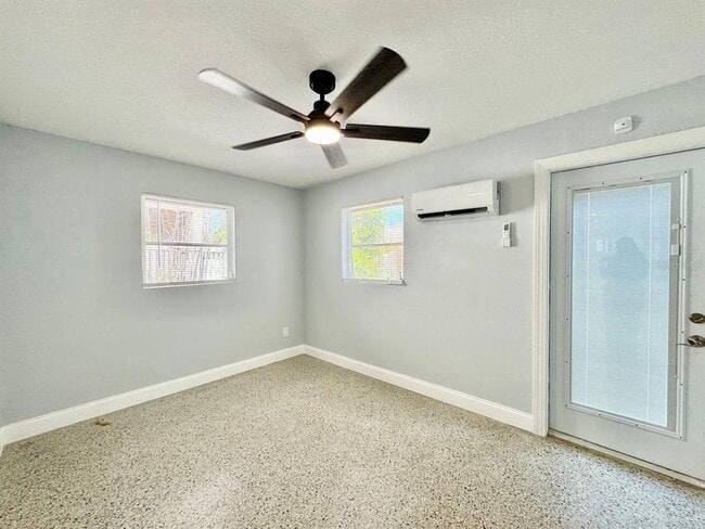 Building Photo - 13337 1st St E