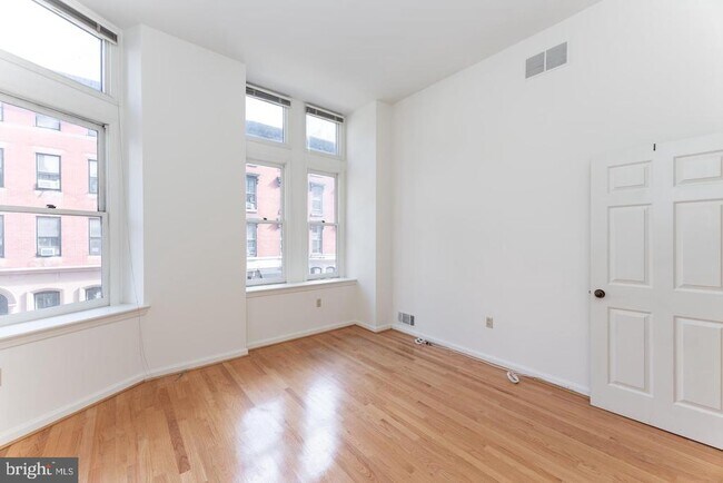 Building Photo - 2020 Walnut St