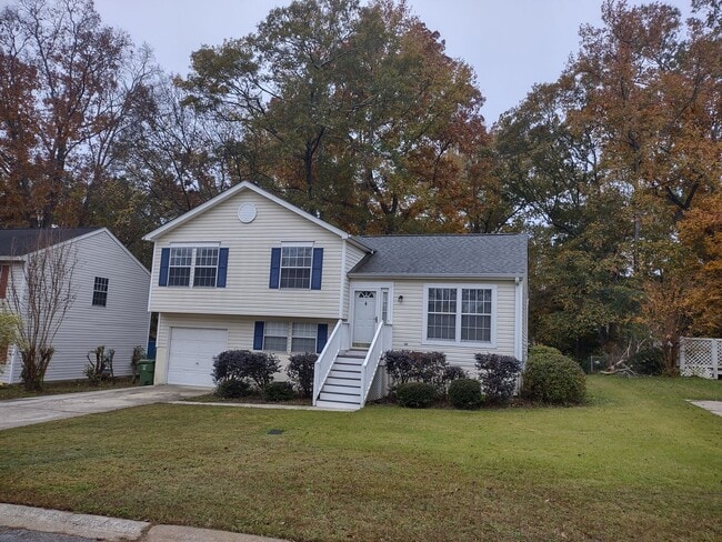Building Photo - Lovely Upgraded Tri Level Home in Irmo!