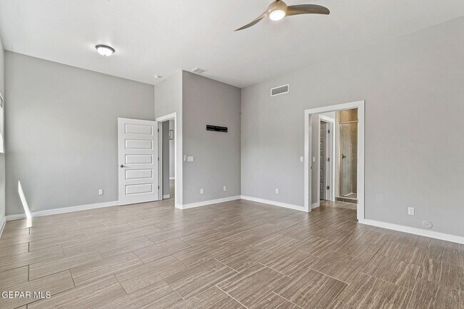 Building Photo - 6350 Escondido Dr