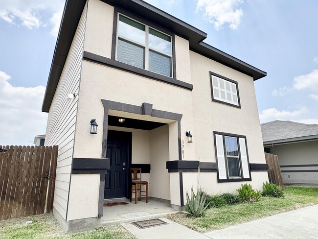 Building Photo - 3701 Jaime Martin Dr