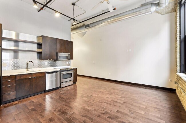 Building Photo - 618 N Washington Ave