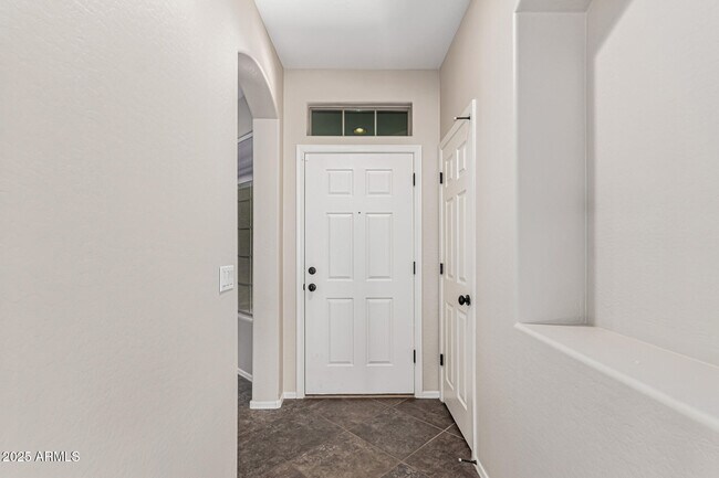 Building Photo - 3079 E Ridgewood Ln