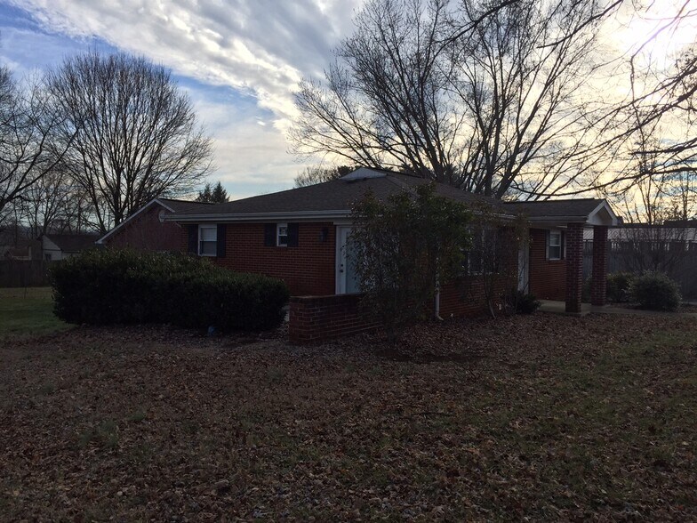 Building Photo - 4047 Martha's Vineyard