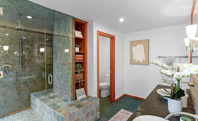 Building Photo - 6133 Lariat Loop