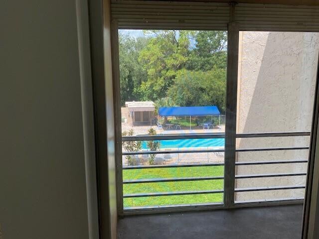 Building Photo - 9440 Live Oak Pl