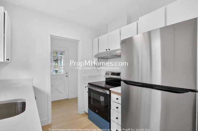 Building Photo - Updated Second-Story Two Bedroom Home In Beaverton!