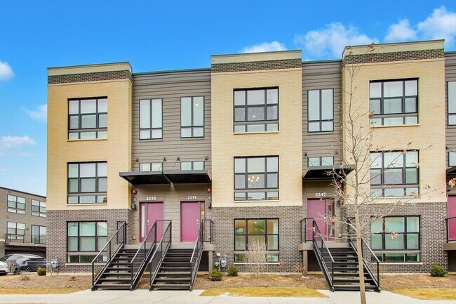 Building Photo - 2251 Venture Dr