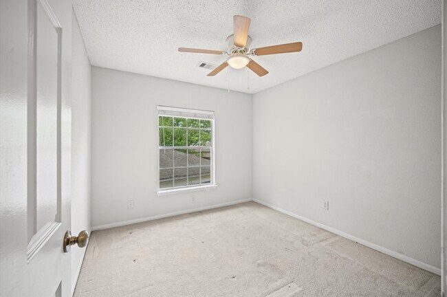 Building Photo - 3018 Granite Lake Dr