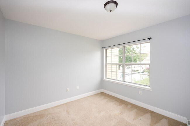Building Photo - 1421 E Caracas Ave