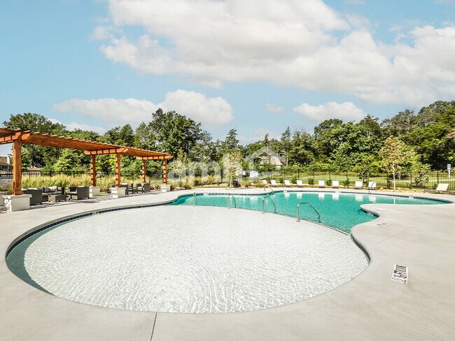 Building Photo - 5067 Trailwater Dr